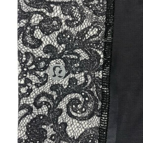 Lululemon Outrun 17" Crop Womens Size 4 Activewear Mini Cinder Lace White Black - Picture 12 of 13